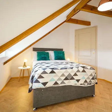 Grand House 47